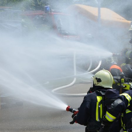 HOW TO EXTINGUISH DIFFERENT KINDS OF FIRE | SKYSAVER RESCUE BACKPACKS